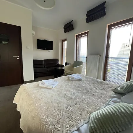 Szara U Ksawerego 3*