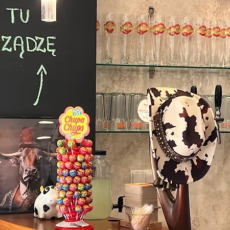 לינה וארוחת בוקר Szara U Ksawerego 3*