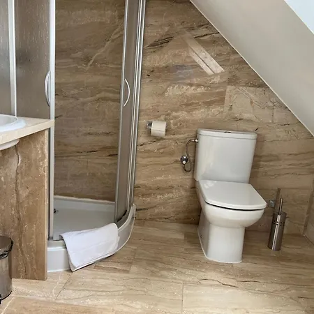 Szara U Ksawerego Bed & Breakfast 3*